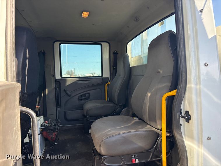 image for item EG8868 2011 International 7500 SBA crane truck