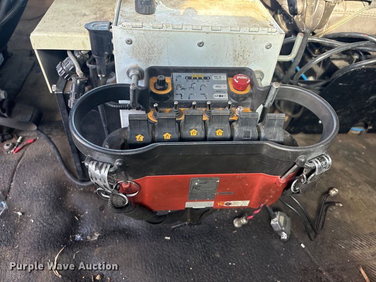 image for item EG8868 2011 International 7500 SBA crane truck