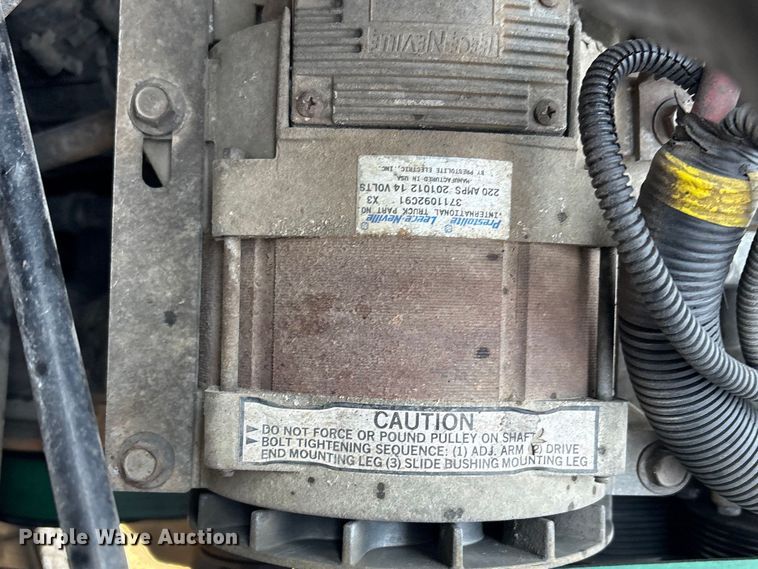 image for item EG8868 2011 International 7500 SBA crane truck