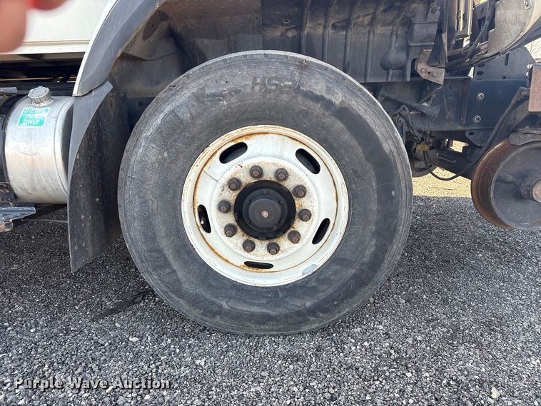 image for item EG8868 2011 International 7500 SBA crane truck