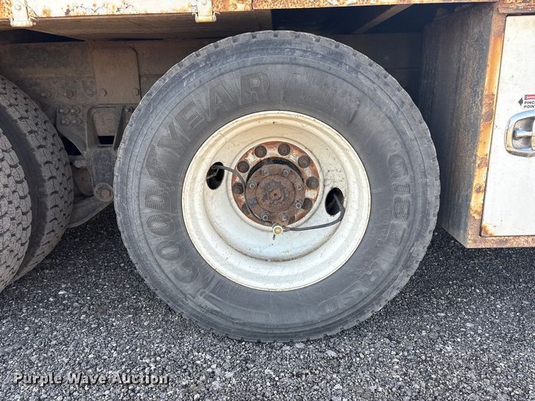 image for item EG8868 2011 International 7500 SBA crane truck