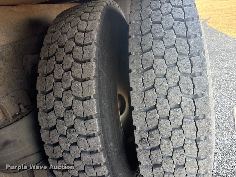 image for item EG8868 2011 International 7500 SBA crane truck