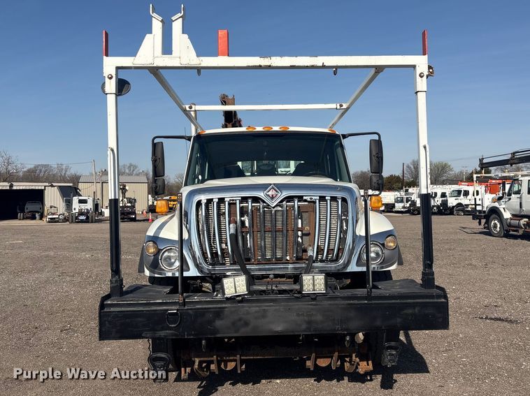 image for item EG8869 2008 International 7500 SBA crane truck