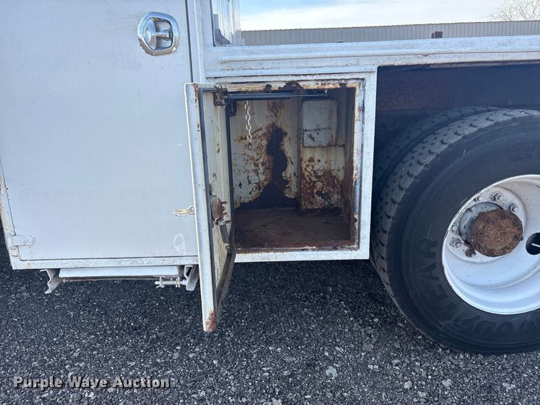 image for item EG8869 2008 International 7500 SBA crane truck