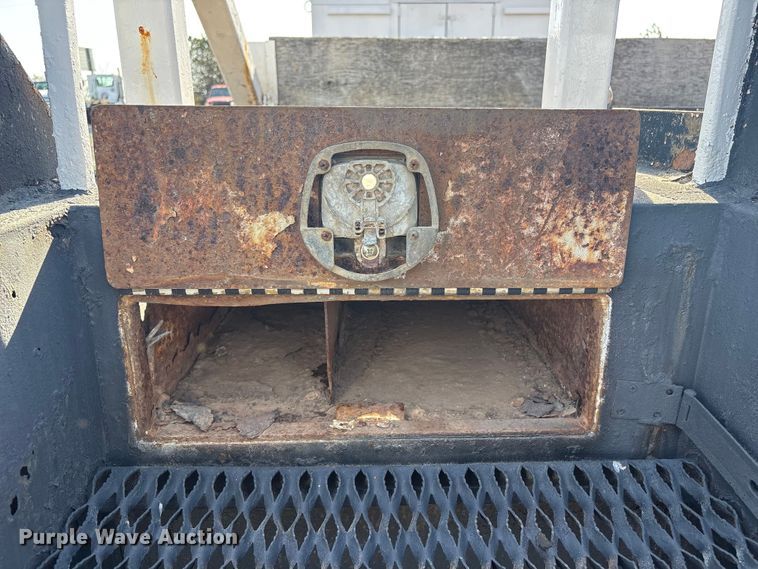 image for item EG8869 2008 International 7500 SBA crane truck