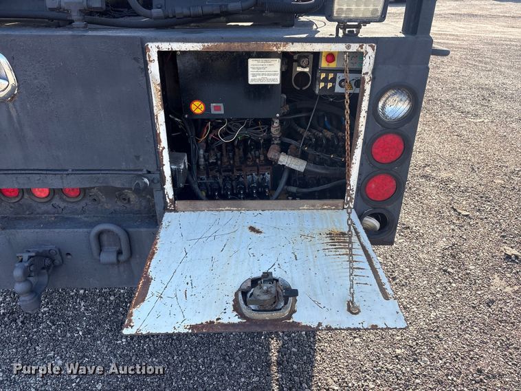 image for item EG8869 2008 International 7500 SBA crane truck