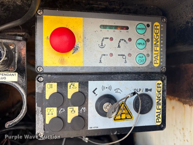 image for item EG8869 2008 International 7500 SBA crane truck