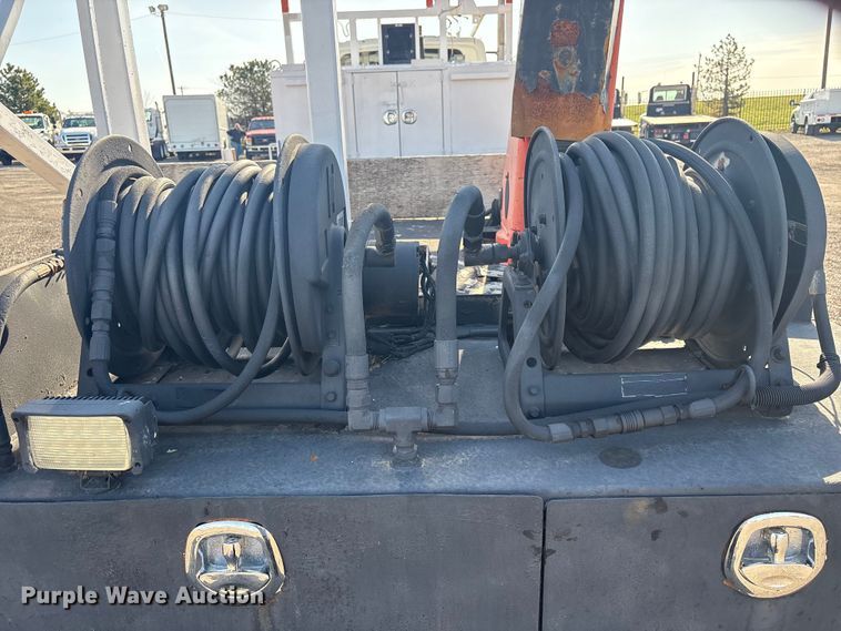 image for item EG8869 2008 International 7500 SBA crane truck