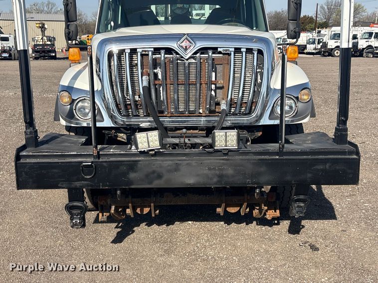 image for item EG8869 2008 International 7500 SBA crane truck