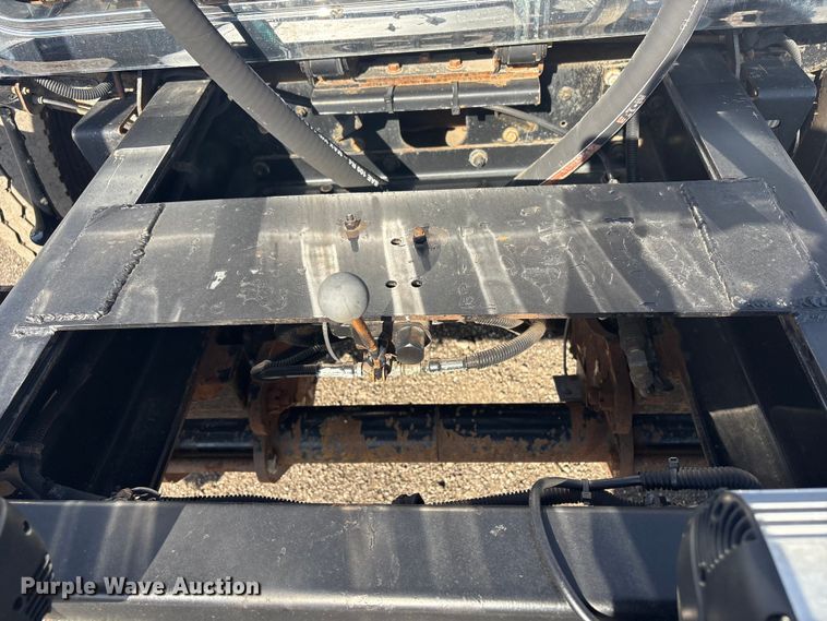 image for item EG8869 2008 International 7500 SBA crane truck