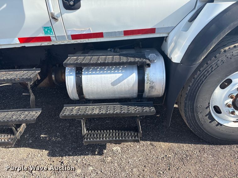 image for item EG8869 2008 International 7500 SBA crane truck