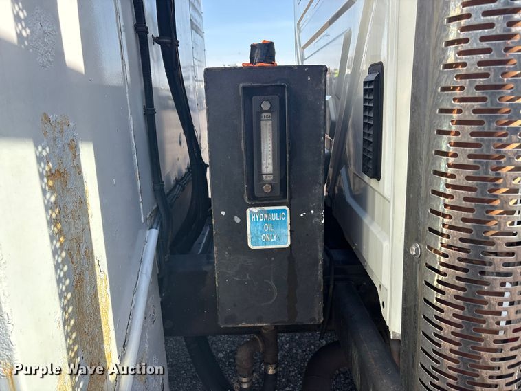 image for item EG8869 2008 International 7500 SBA crane truck