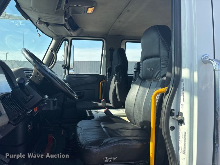 image for item EG8869 2008 International 7500 SBA crane truck