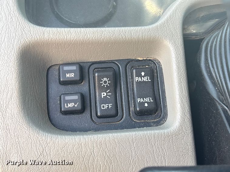 image for item EG8869 2008 International 7500 SBA crane truck