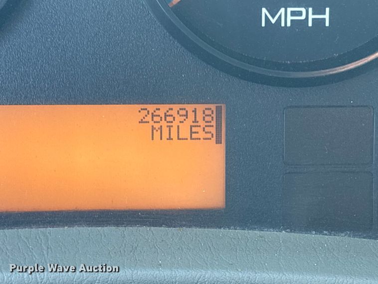 image for item EG8869 2008 International 7500 SBA crane truck