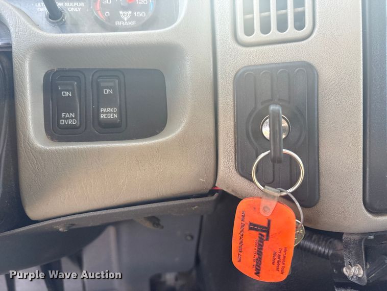 image for item EG8869 2008 International 7500 SBA crane truck