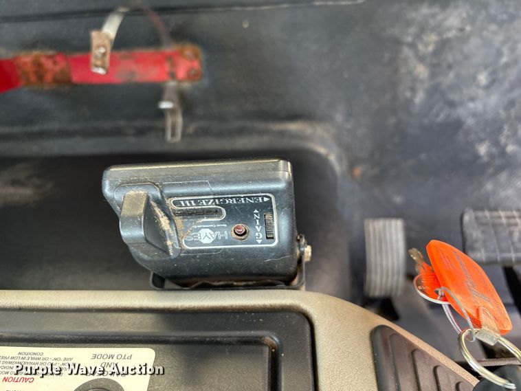 image for item EG8869 2008 International 7500 SBA crane truck