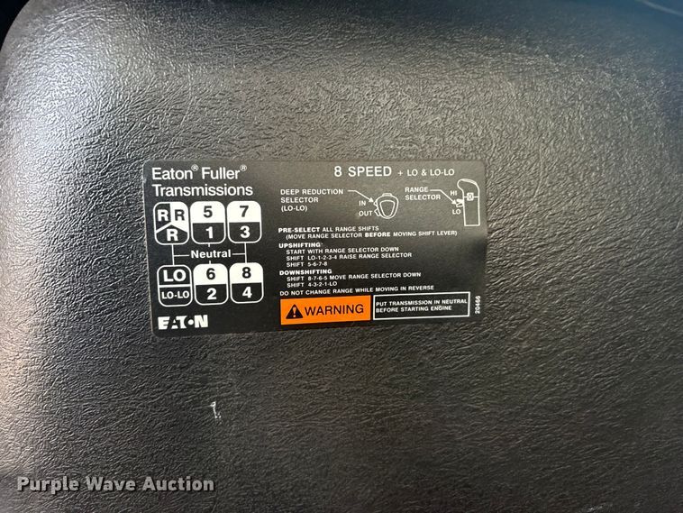 image for item EG8869 2008 International 7500 SBA crane truck