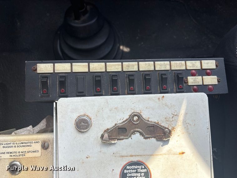 image for item EG8869 2008 International 7500 SBA crane truck