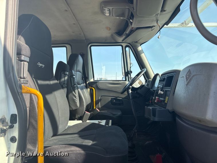 image for item EG8869 2008 International 7500 SBA crane truck