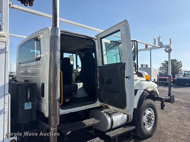 image for item EG8869 2008 International 7500 SBA crane truck