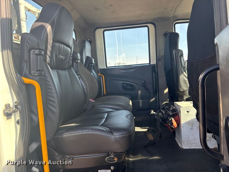 image for item EG8869 2008 International 7500 SBA crane truck