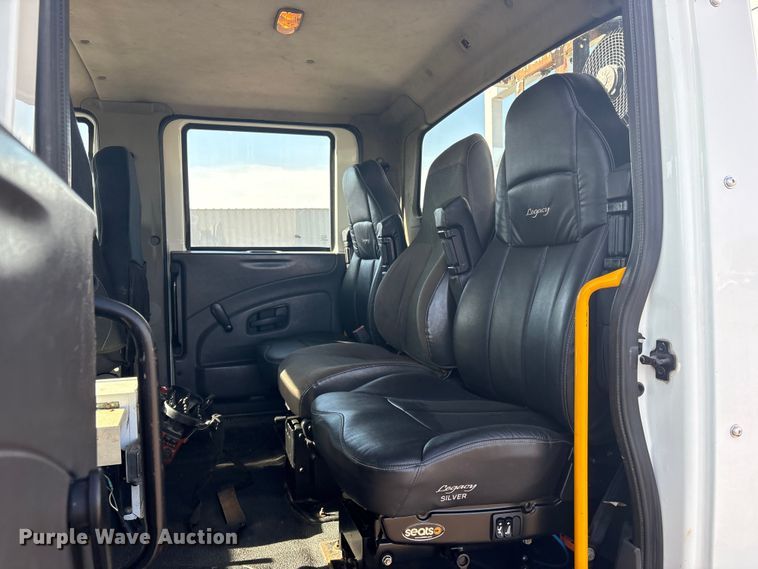 image for item EG8869 2008 International 7500 SBA crane truck