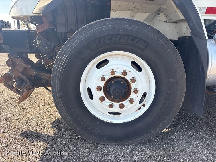 image for item EG8869 2008 International 7500 SBA crane truck