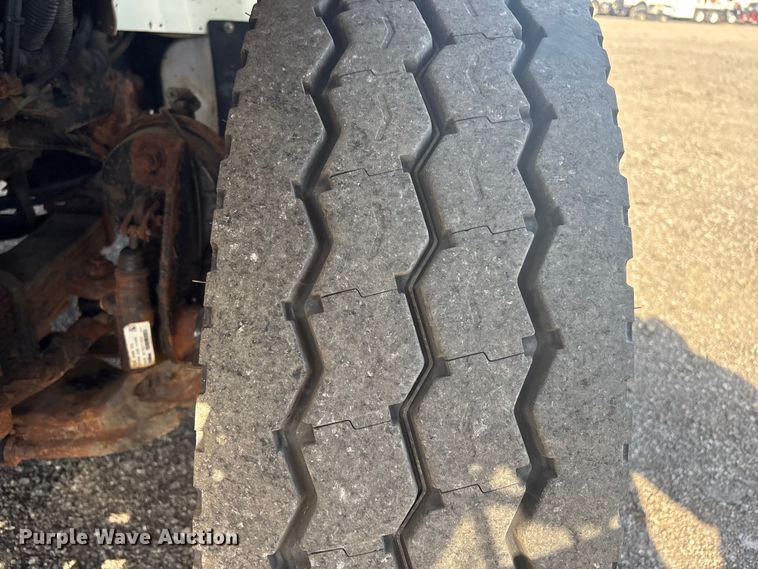 image for item EG8869 2008 International 7500 SBA crane truck