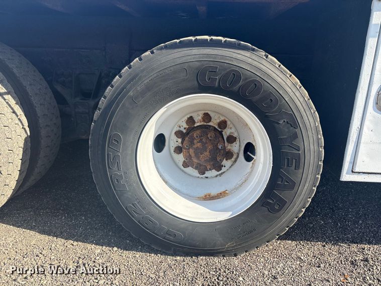 image for item EG8869 2008 International 7500 SBA crane truck