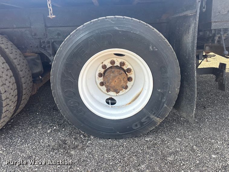 image for item EG8869 2008 International 7500 SBA crane truck