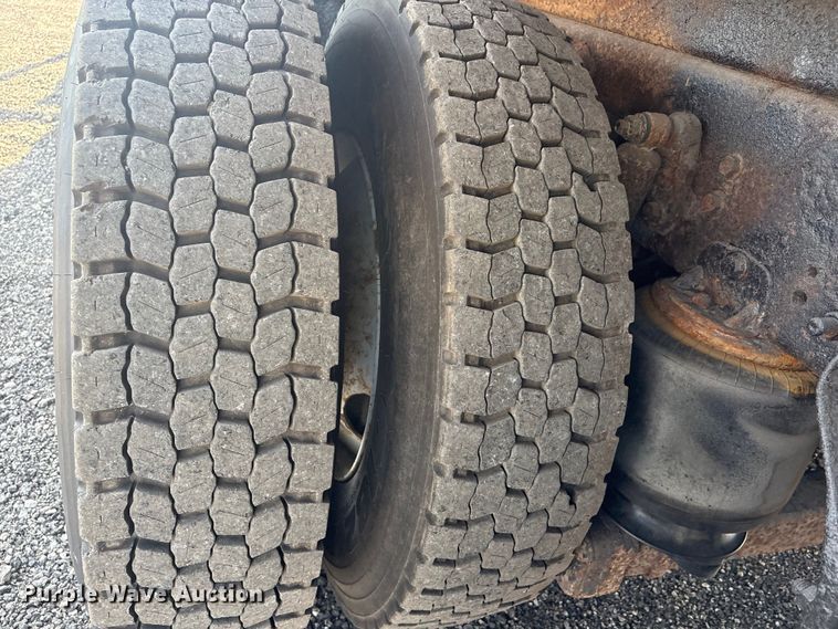 image for item EG8869 2008 International 7500 SBA crane truck