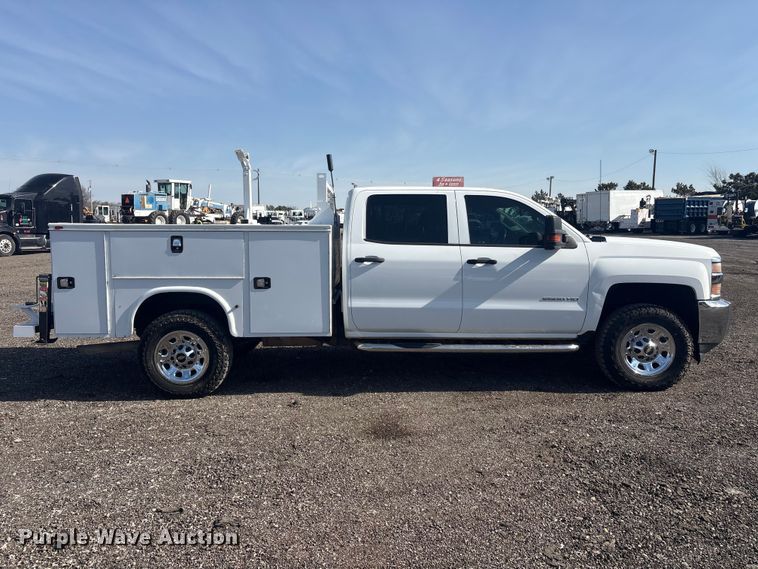 image for item EG8870 2019 Chevrolet Silverado 2500 HD Crew Cab Utility Pickup