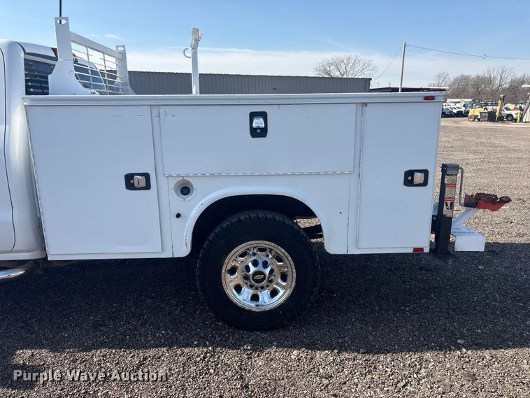 image for item EG8870 2019 Chevrolet Silverado 2500 HD Crew Cab Utility Pickup