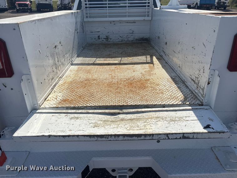 image for item EG8870 2019 Chevrolet Silverado 2500 HD Crew Cab Utility Pickup