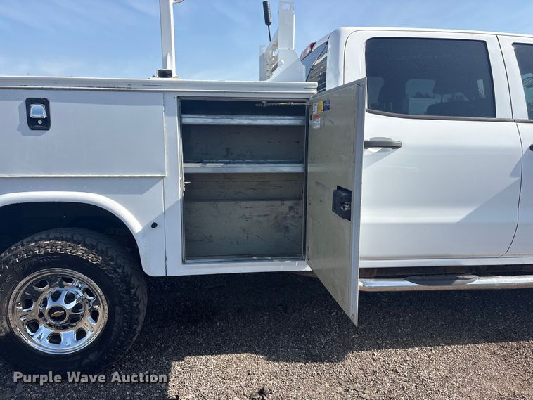 image for item EG8870 2019 Chevrolet Silverado 2500 HD Crew Cab Utility Pickup