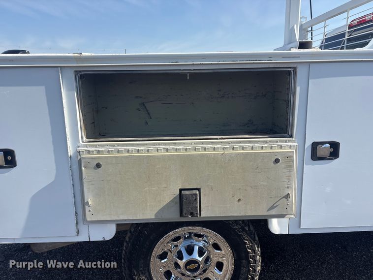 image for item EG8870 2019 Chevrolet Silverado 2500 HD Crew Cab Utility Pickup