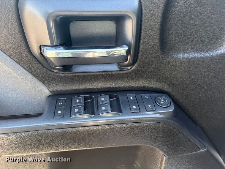 image for item EG8870 2019 Chevrolet Silverado 2500 HD Crew Cab Utility Pickup