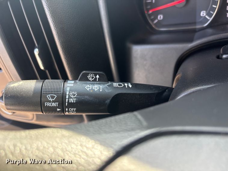 image for item EG8870 2019 Chevrolet Silverado 2500 HD Crew Cab Utility Pickup