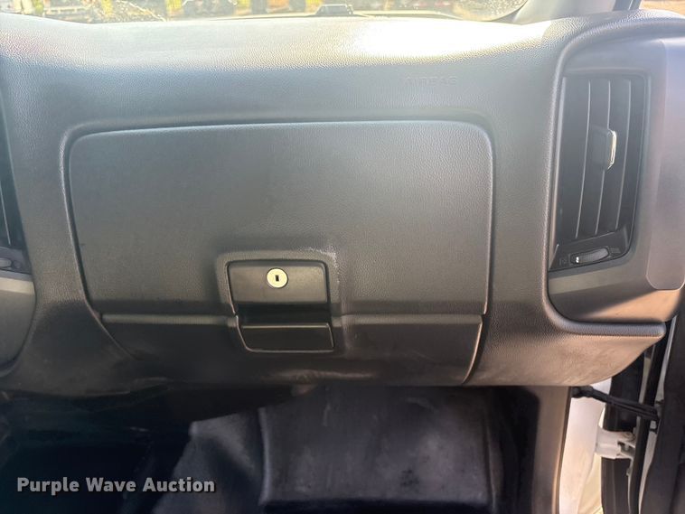 image for item EG8870 2019 Chevrolet Silverado 2500 HD Crew Cab Utility Pickup