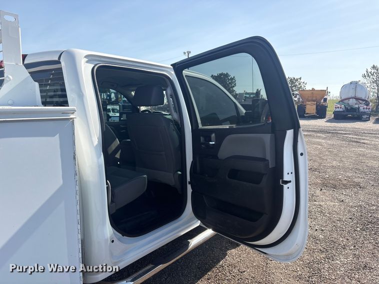 image for item EG8870 2019 Chevrolet Silverado 2500 HD Crew Cab Utility Pickup