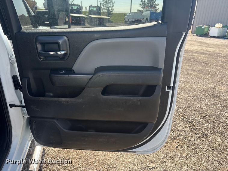 image for item EG8870 2019 Chevrolet Silverado 2500 HD Crew Cab Utility Pickup