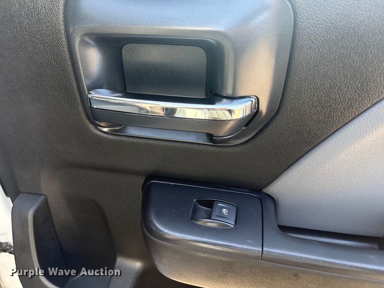 image for item EG8870 2019 Chevrolet Silverado 2500 HD Crew Cab Utility Pickup