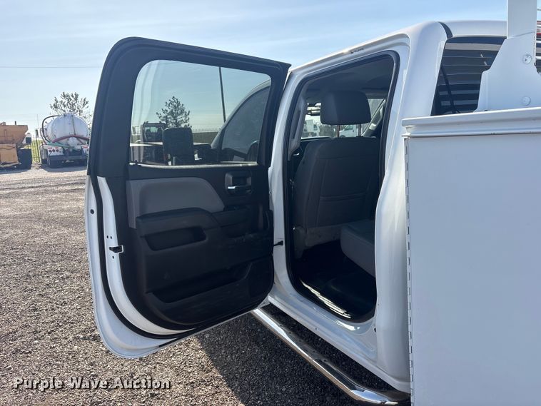 image for item EG8870 2019 Chevrolet Silverado 2500 HD Crew Cab Utility Pickup