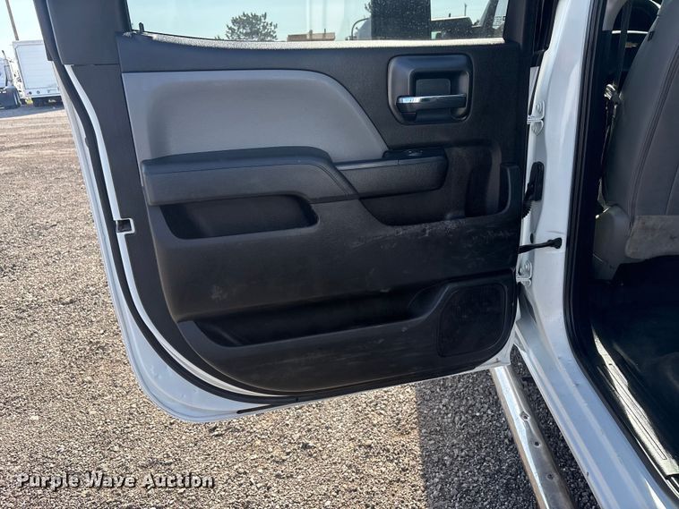 image for item EG8870 2019 Chevrolet Silverado 2500 HD Crew Cab Utility Pickup