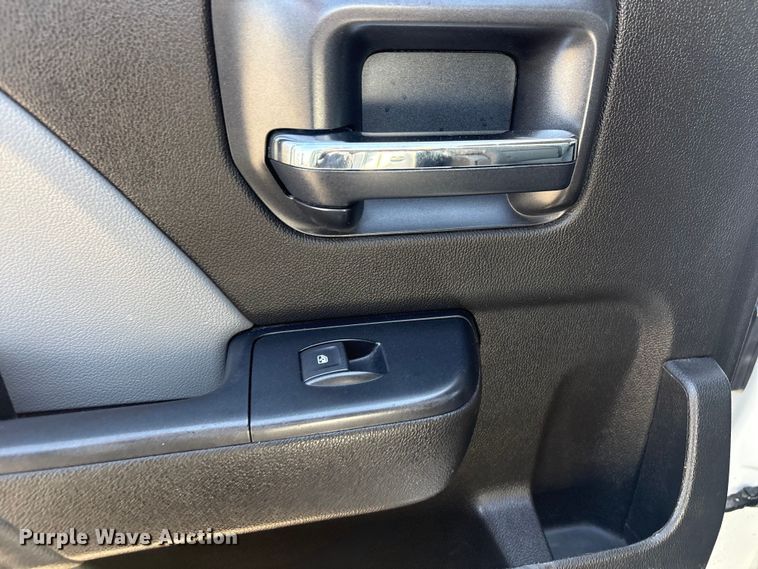 image for item EG8870 2019 Chevrolet Silverado 2500 HD Crew Cab Utility Pickup