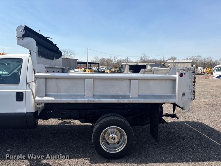 image for item EG8871 2012 Ford F450 Super Duty dump truck