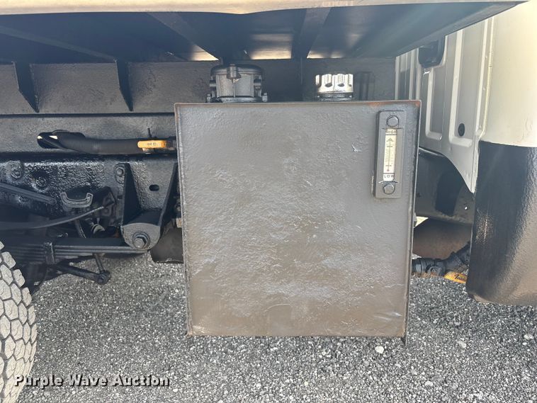 image for item EG8871 2012 Ford F450 Super Duty dump truck