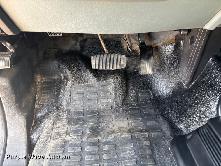 image for item EG8871 2012 Ford F450 Super Duty dump truck