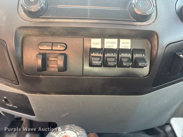 image for item EG8871 2012 Ford F450 Super Duty dump truck